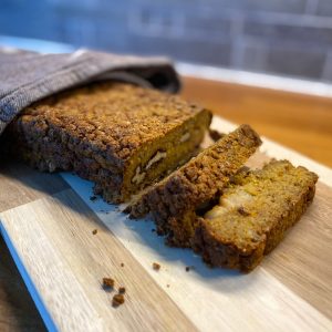 Saftigt glutenfritt morotsbröd